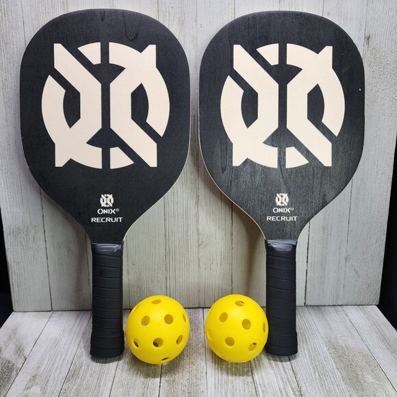 Onix Recruit Pickleball 2 Paddles 2 Balls and Bag Starter Set Christmas Gift - Picture 1 of 7